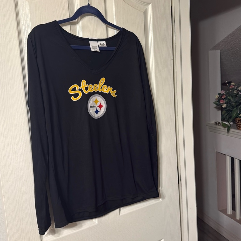 Steelers v-neck long sleeve tee